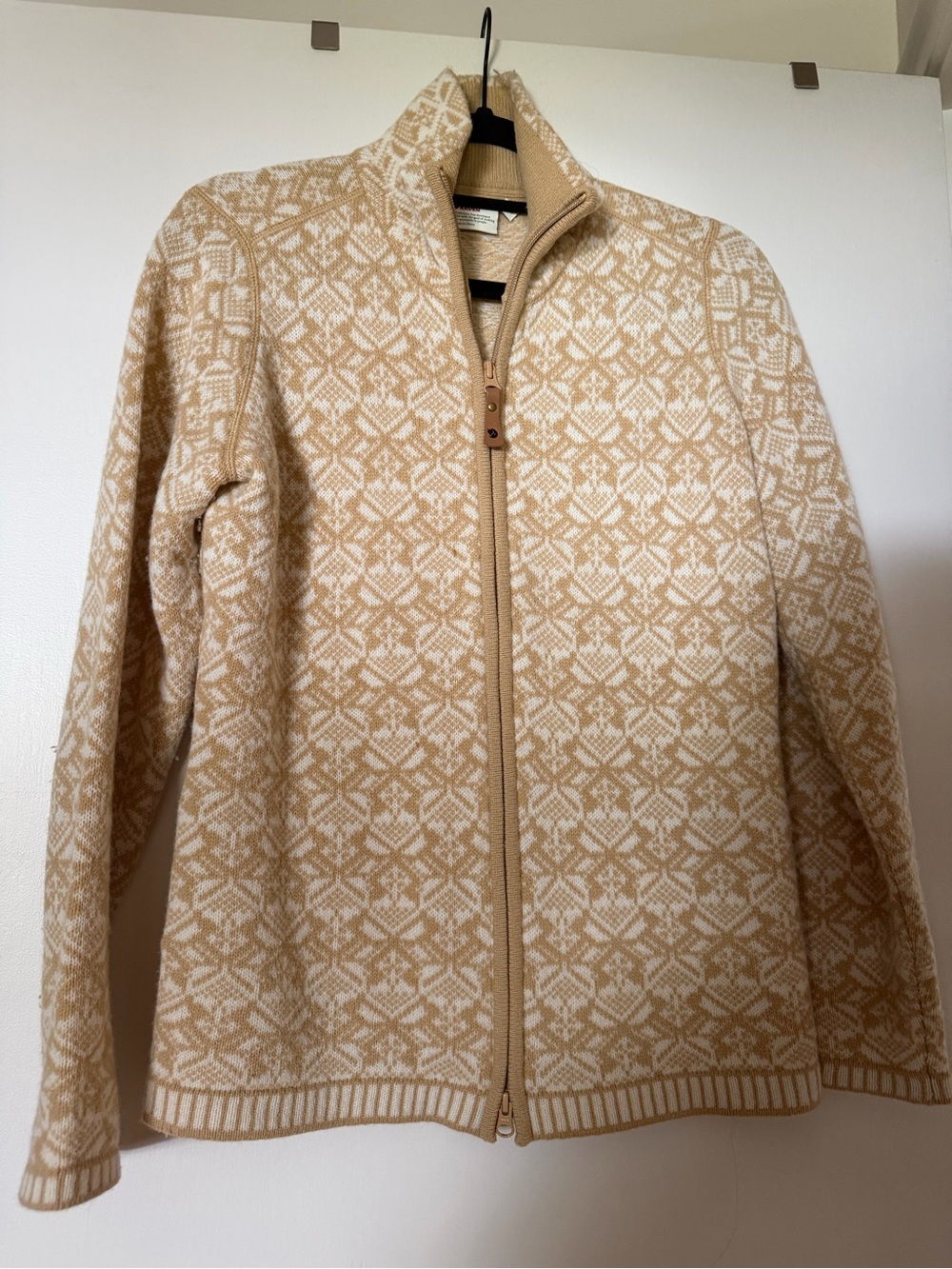 Fjallraven Snow Pattern Beige and White Patterned Full-Zip Cardigan Ski Sweater - Picture 1 of 7